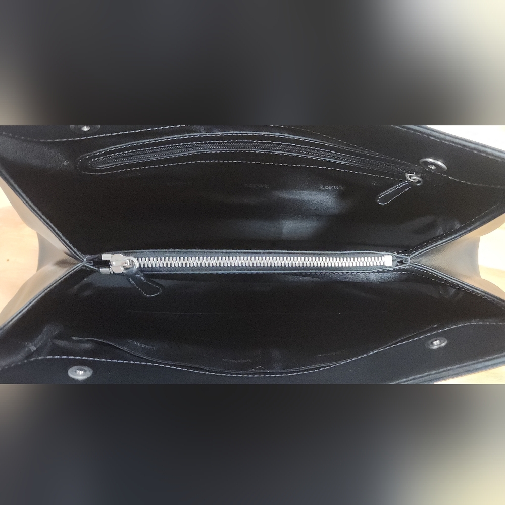 Loewe Camoscio Anagram Bag - Picture 14 of 16